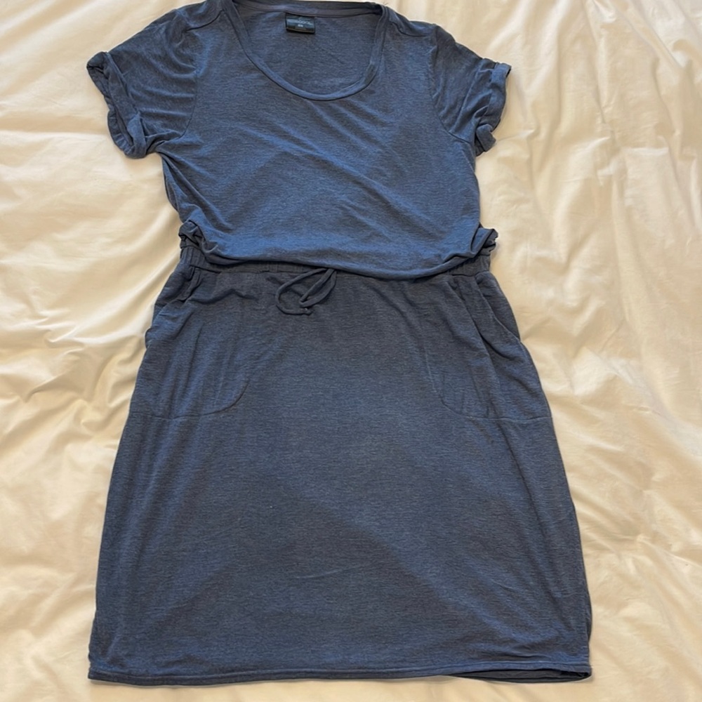 32 cool- Knee length dress. Size large